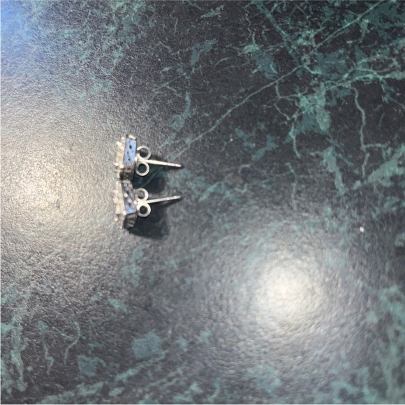 14k white gold square natural diamonds stud earring - Picture 9 of 11